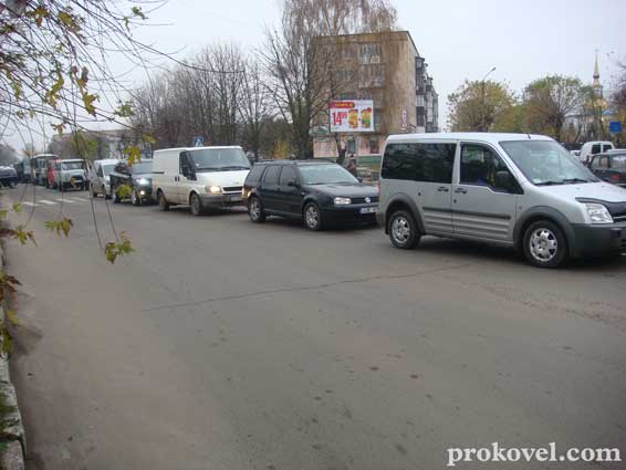 У Ковелі біля залізничного вокзалу – затори. Фото