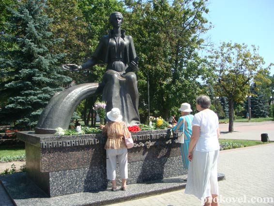 Ковельчани вшановують пам'ять видатної поетеси Лесі Українки